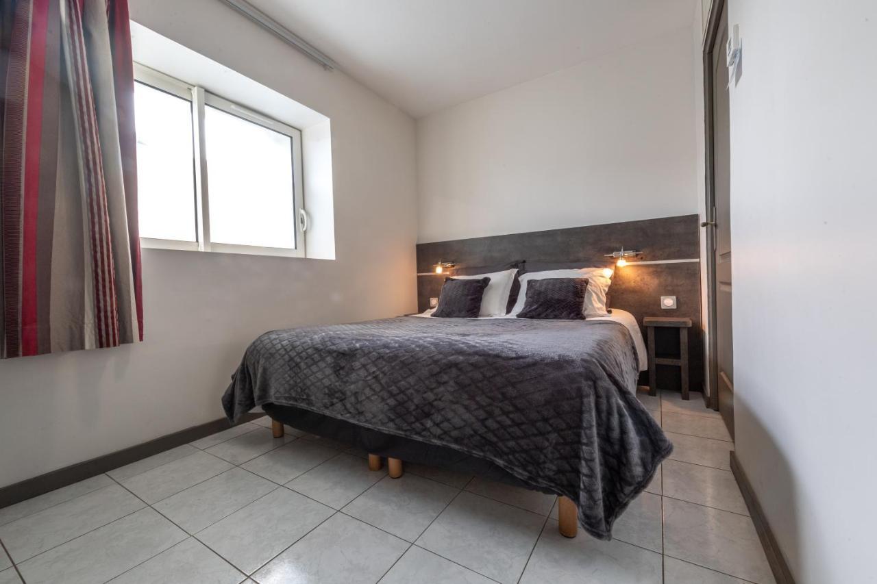 Hotel De La Gare Surgères 외부 사진