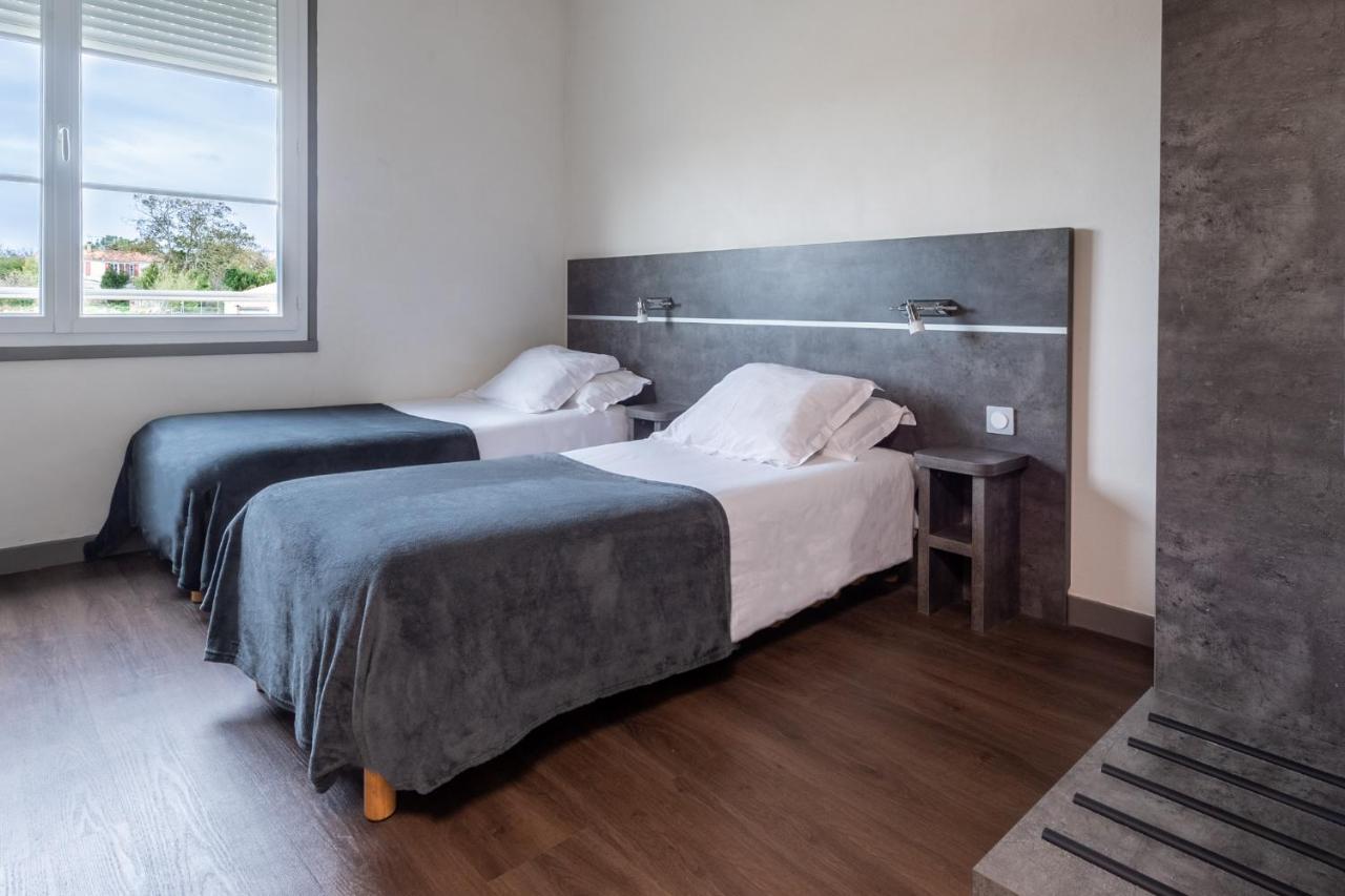 Hotel De La Gare Surgères 외부 사진